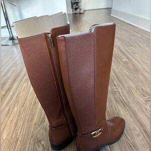 Brown knee high boots size 6W